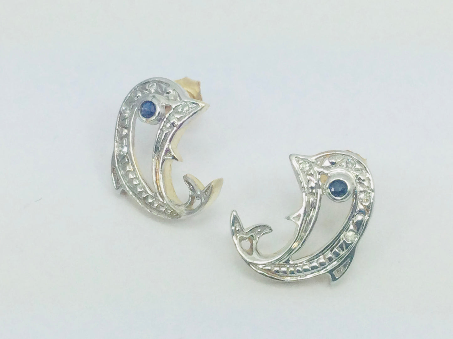 10k Yellow Gold Dolphin with Round Cut Sapphire and 8pt Diamond Necklace and Earring Set