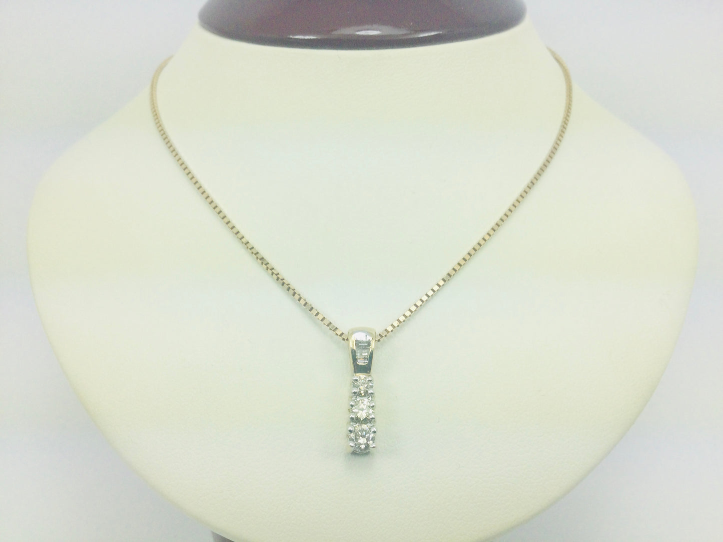 10k Yellow Gold Round Cut 0.50ct Diamond Trinity Row Set Necklace