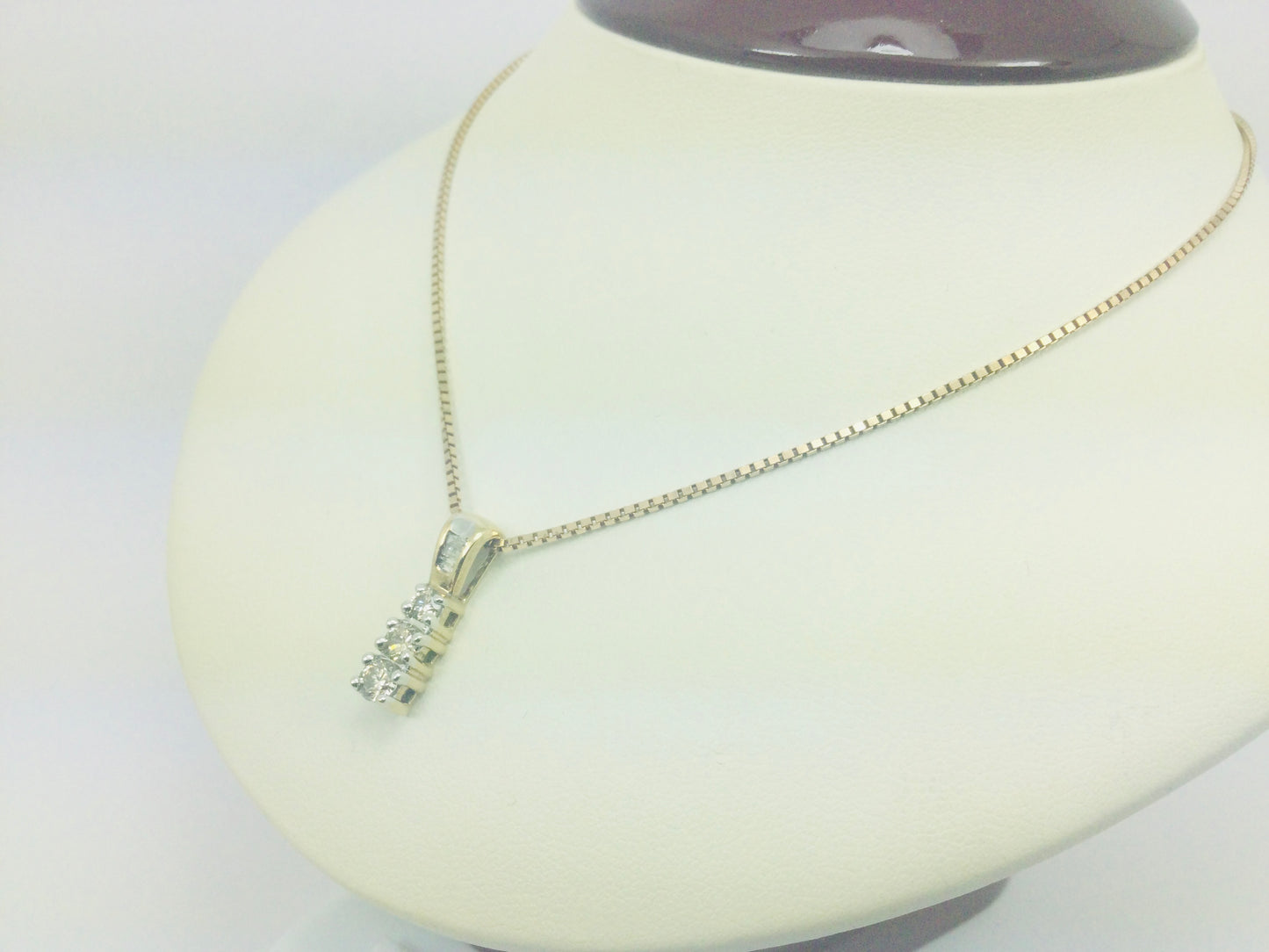10k Yellow Gold Round Cut 0.50ct Diamond Trinity Row Set Necklace