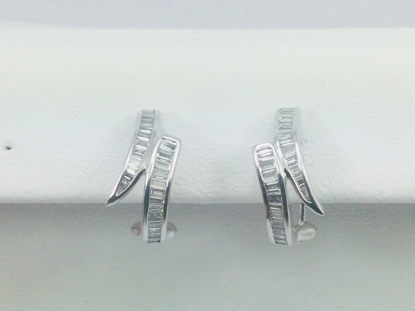18k White Gold Baguette Cut 0.85ct Diamond Row Set Omega Style Clip Earrings