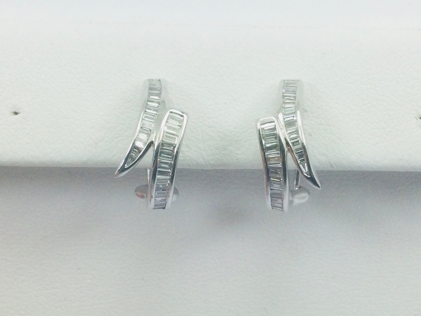 18k White Gold Baguette Cut 0.85ct Diamond Row Set Omega Style Clip Earrings