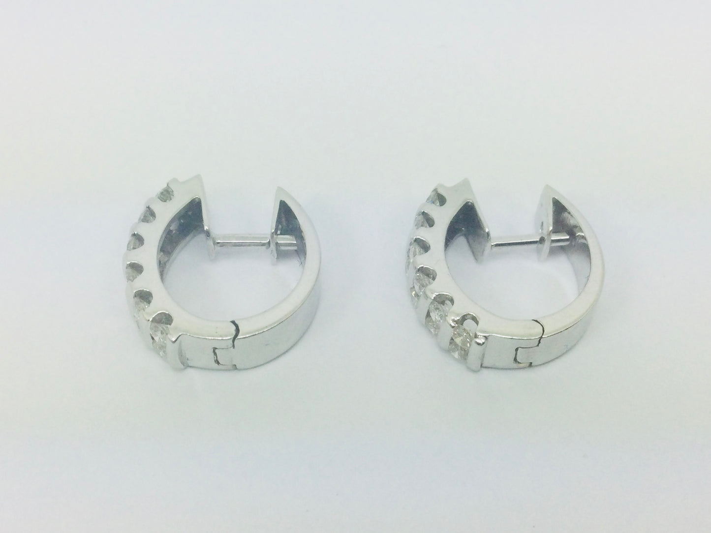 18k White Gold Round Cut 72pt Diamond Row Set Earrings