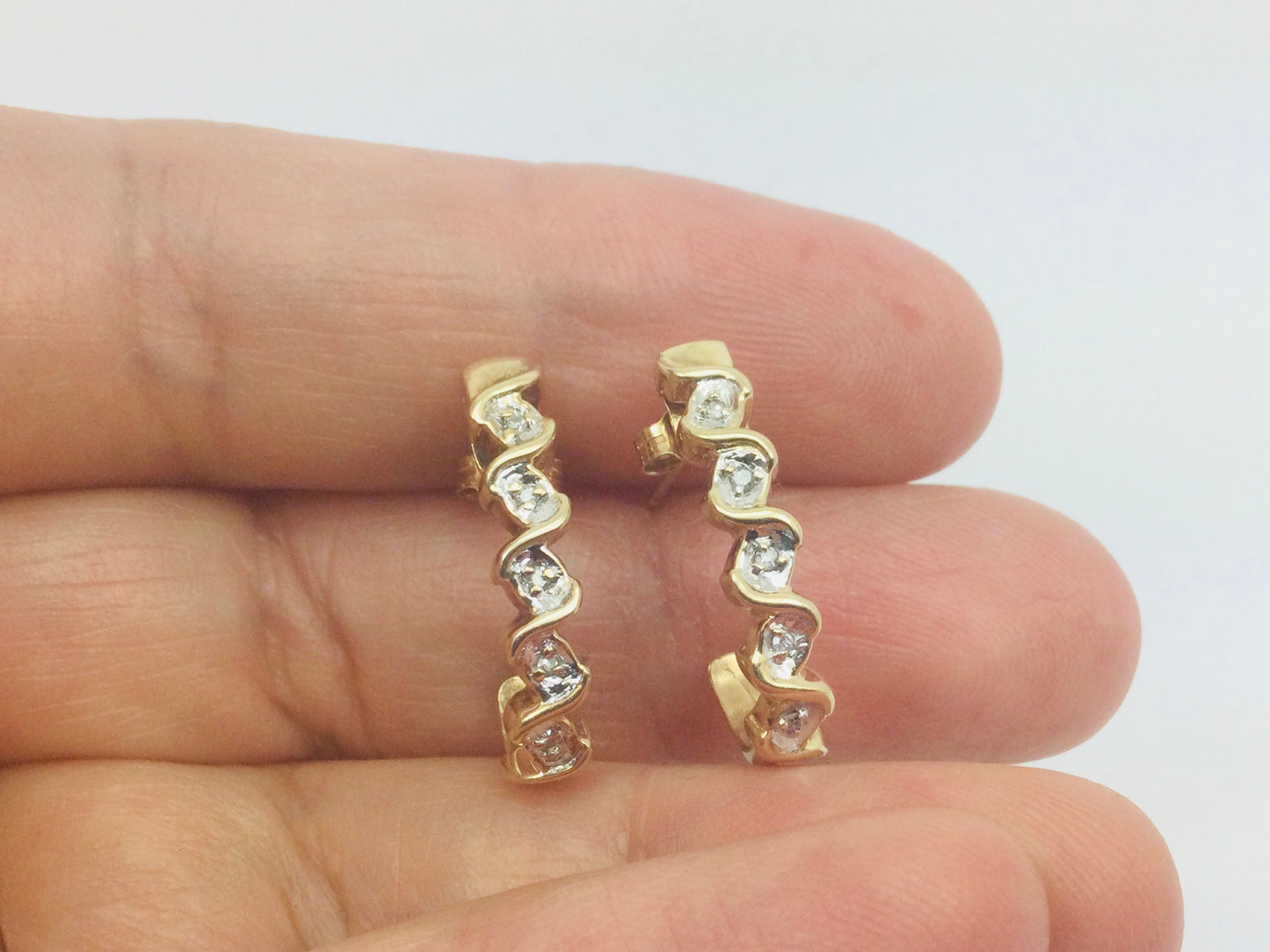 10k Yellow Gold Round Cut 5pt Diamond Row Set Earrings
