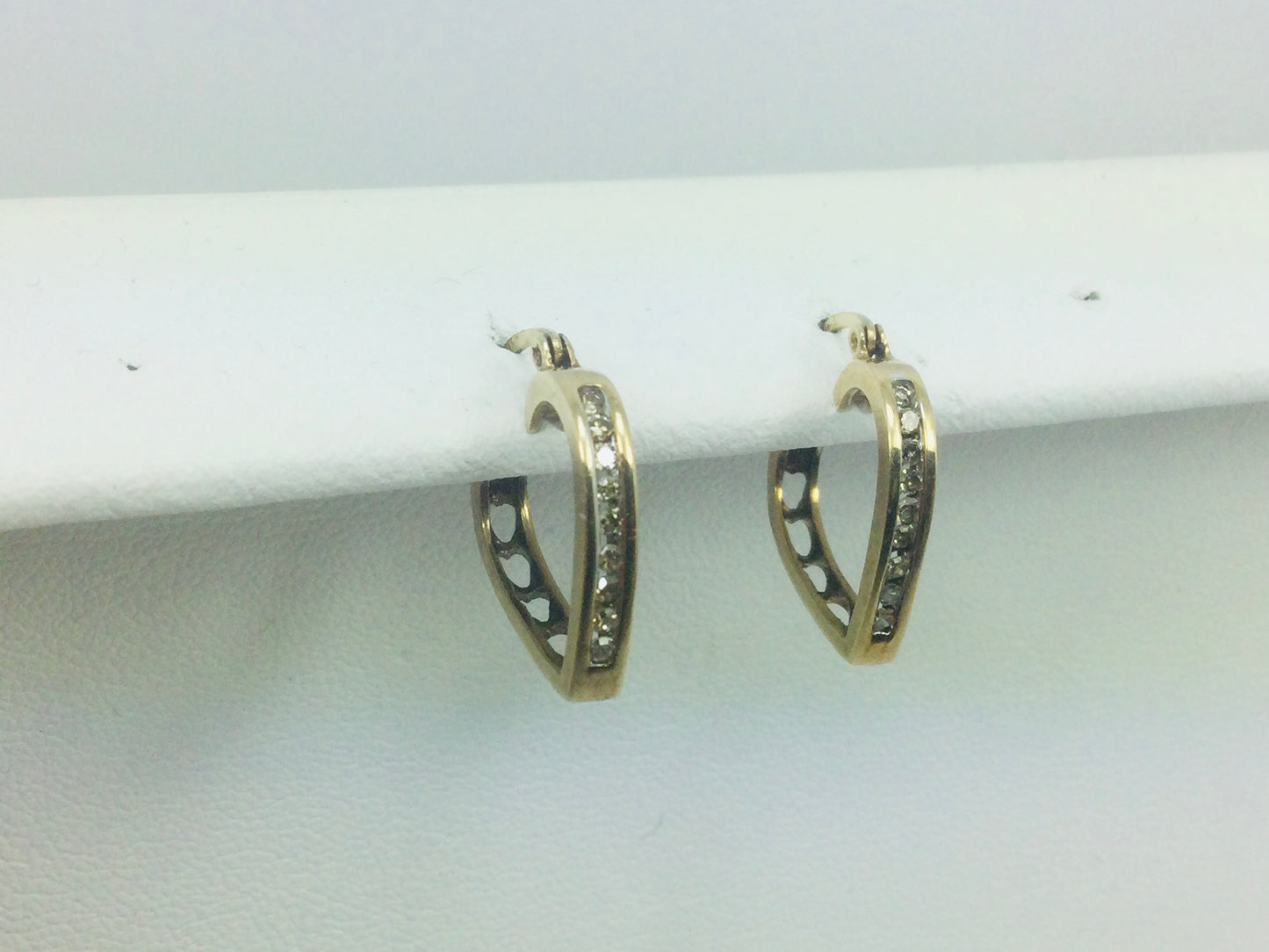 10k Yellow Gold Round Cut 18pt Diamond Row Set Heart Earrings