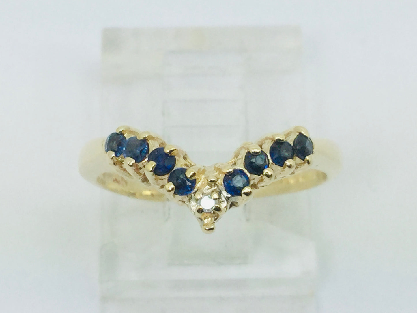 10k Yellow Gold Round Cut 12pt Sapphire & Diamond Chevron Ring