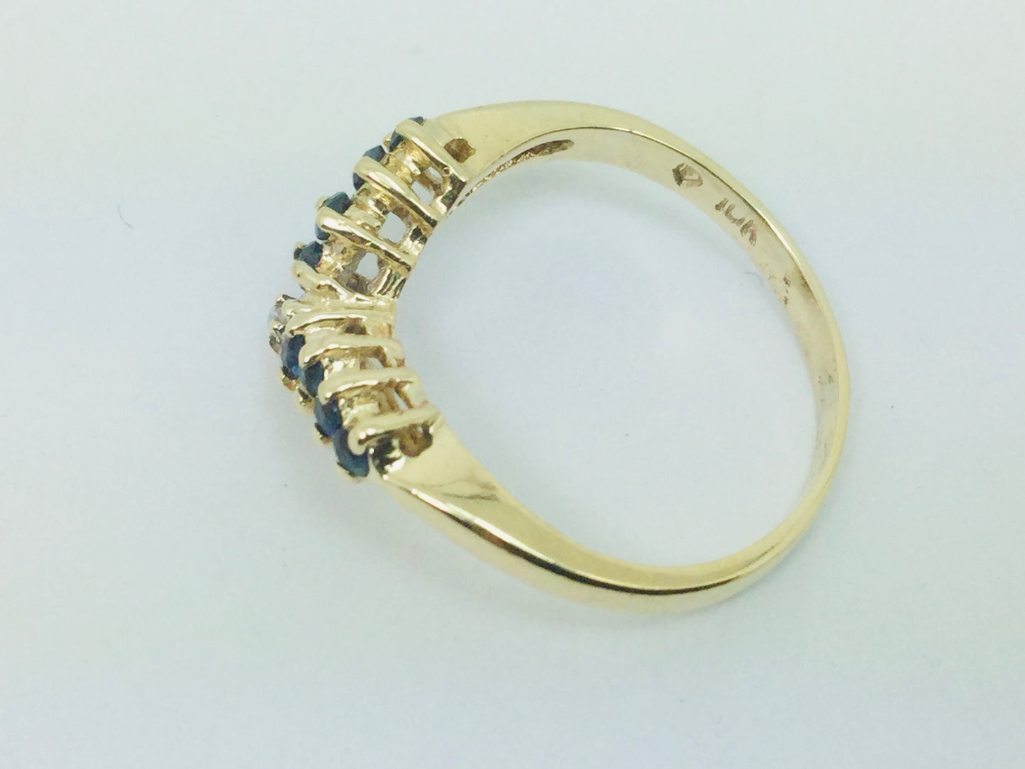 10k Yellow Gold Round Cut 12pt Sapphire & Diamond Chevron Ring