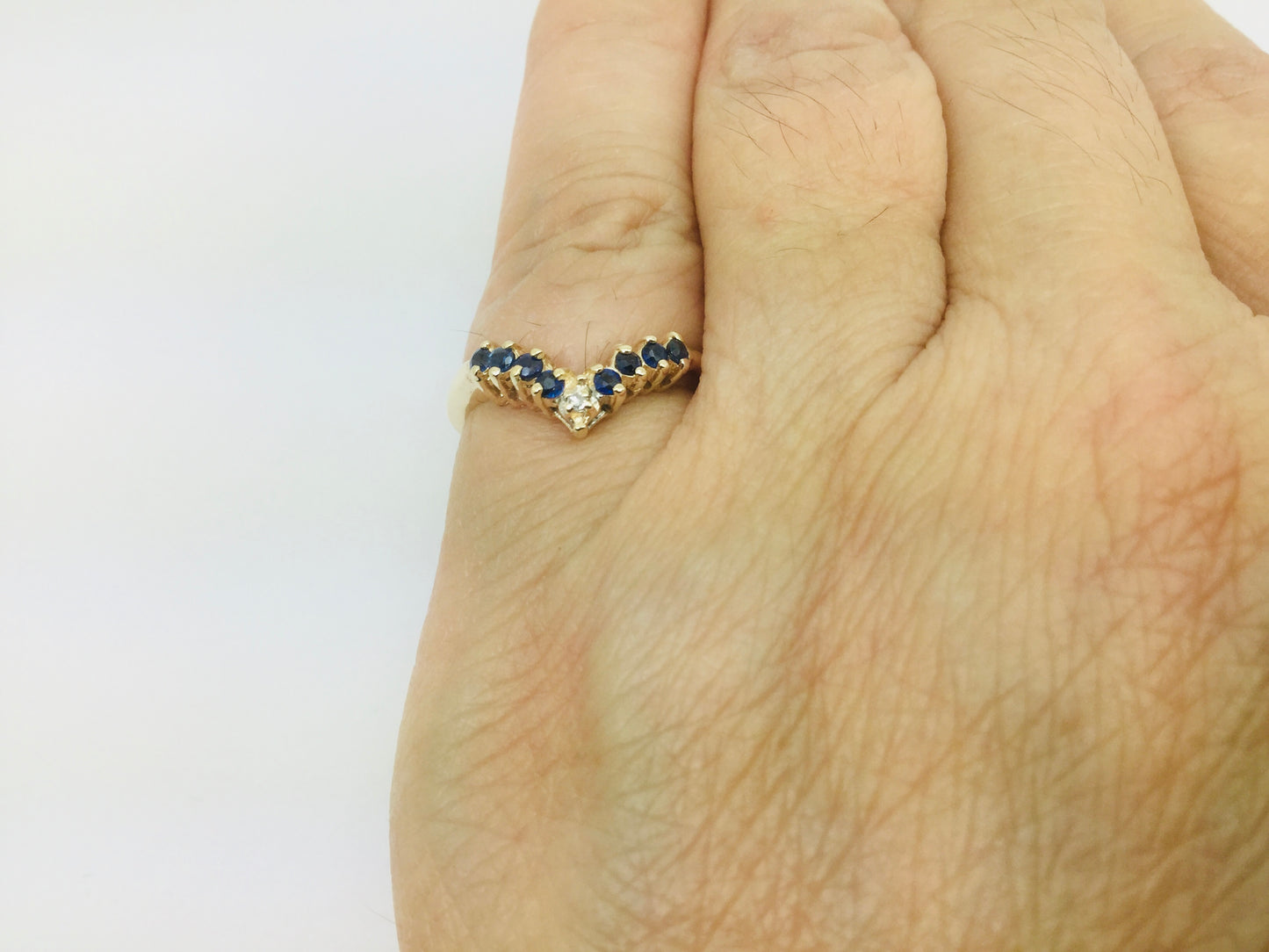 10k Yellow Gold Round Cut 12pt Sapphire & Diamond Chevron Ring