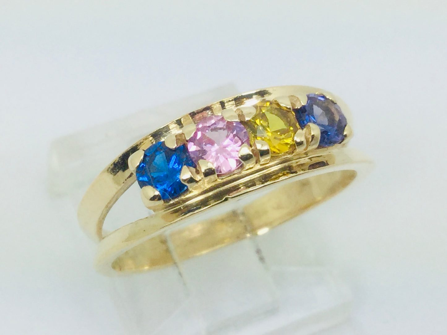 10k Yellow Gold Round Cut 4 Stone Family Row Set Ring