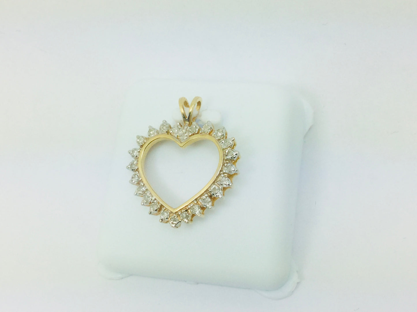 10k Yellow Gold Round Cut 24pt Diamond Heart Pendent