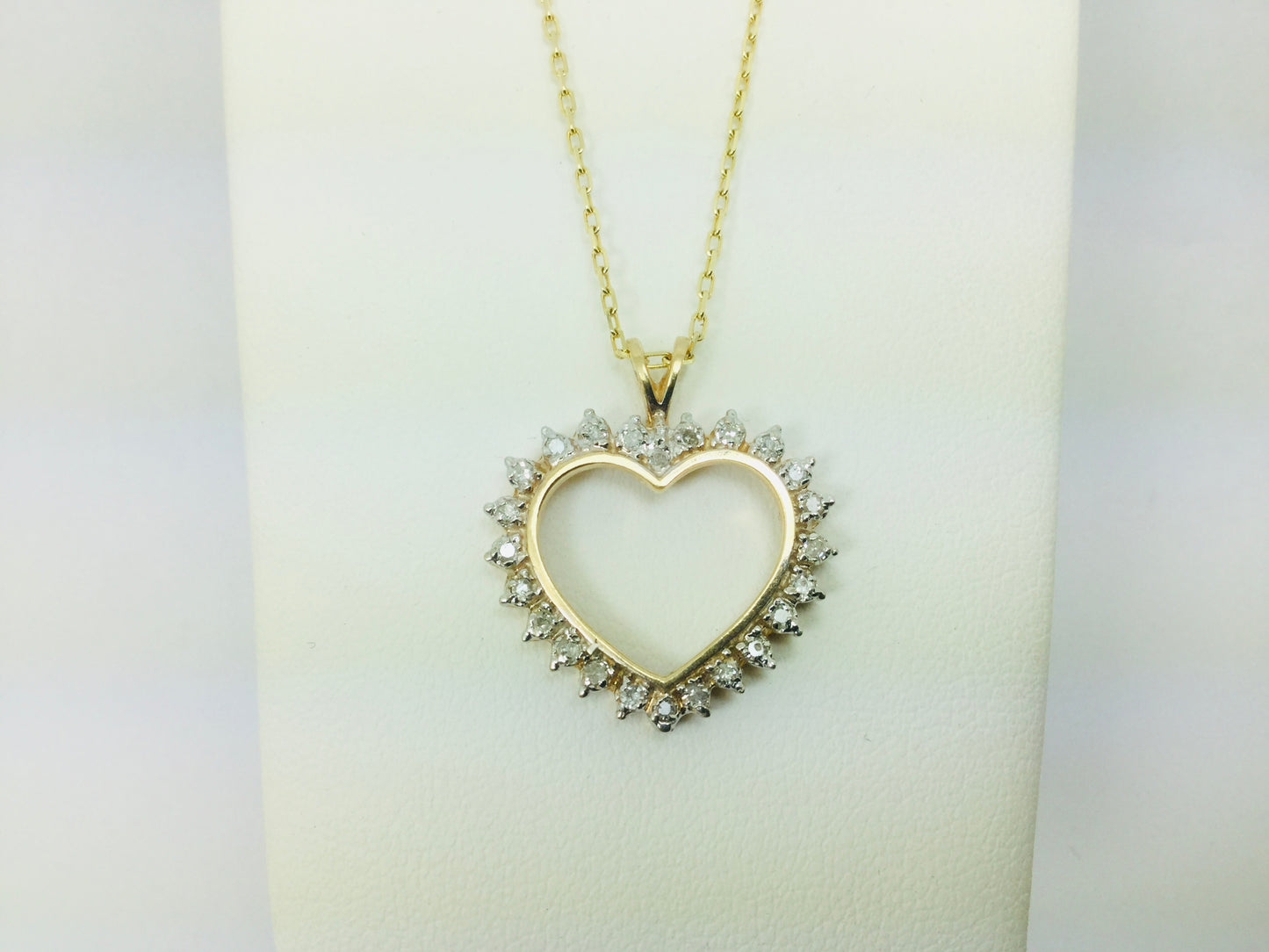 10k Yellow Gold Round Cut 24pt Diamond Heart Pendent