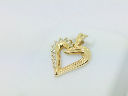 14k Yellow Gold Round Cut 17pt Diamond Heart Pendent
