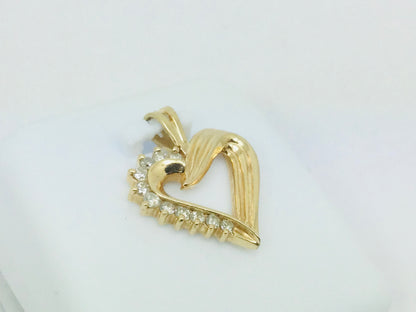 14k Yellow Gold Round Cut 17pt Diamond Heart Pendent