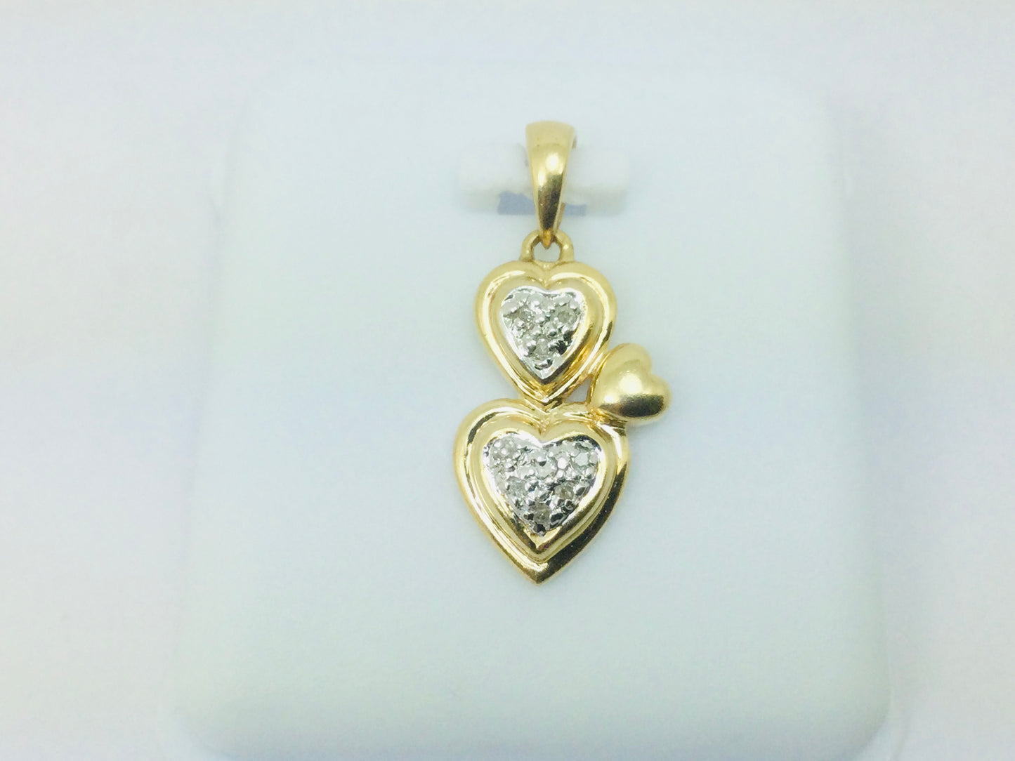 14k Yellow Gold Round Cut 9pt Diamond Heart Pendent