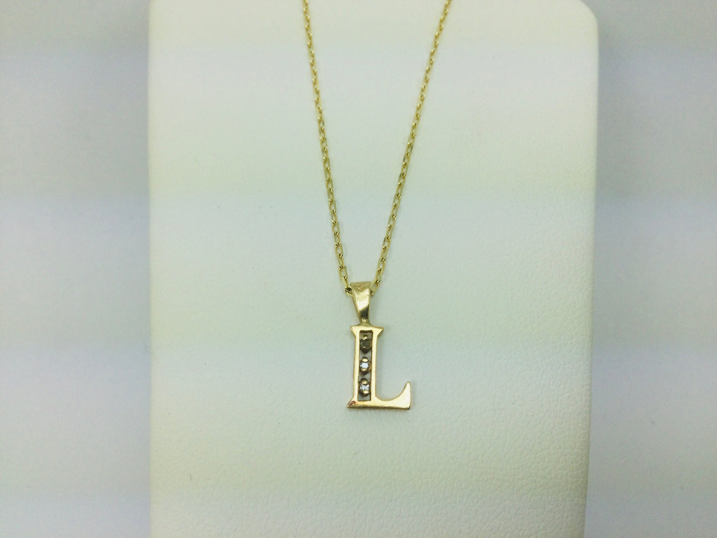 10k Yellow Gold Round Cut 3pt Diamond Initial 'L' Pendent