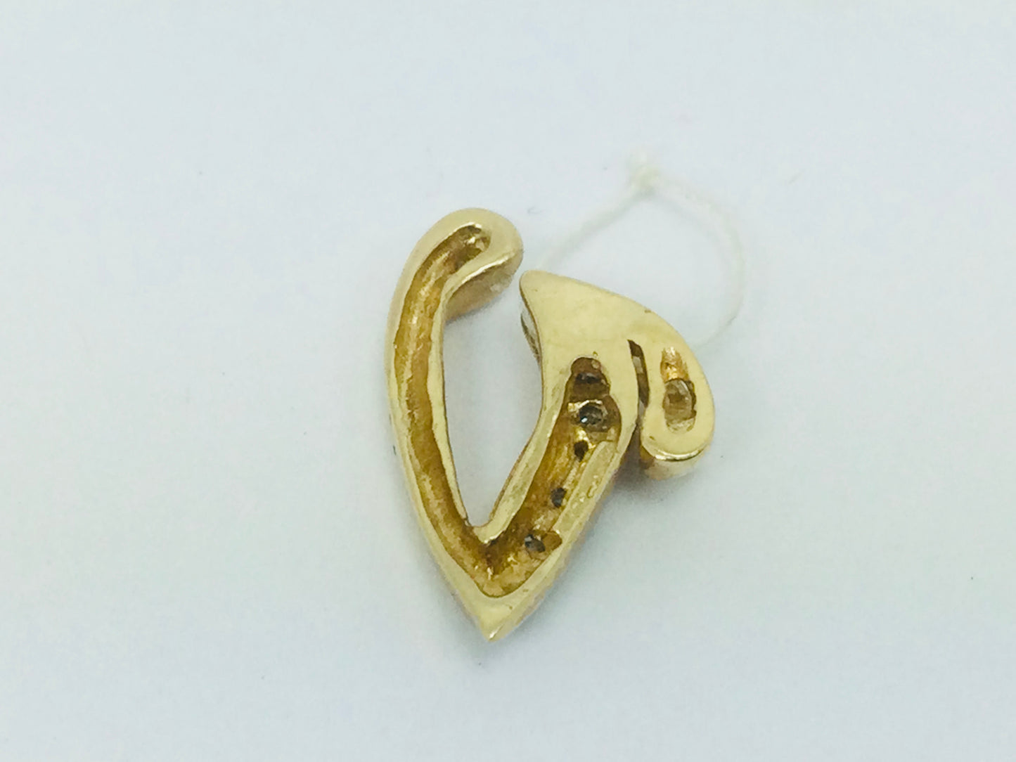 10k Yellow Gold Round Cut 6pt Diamond Initial 'V' Pendent