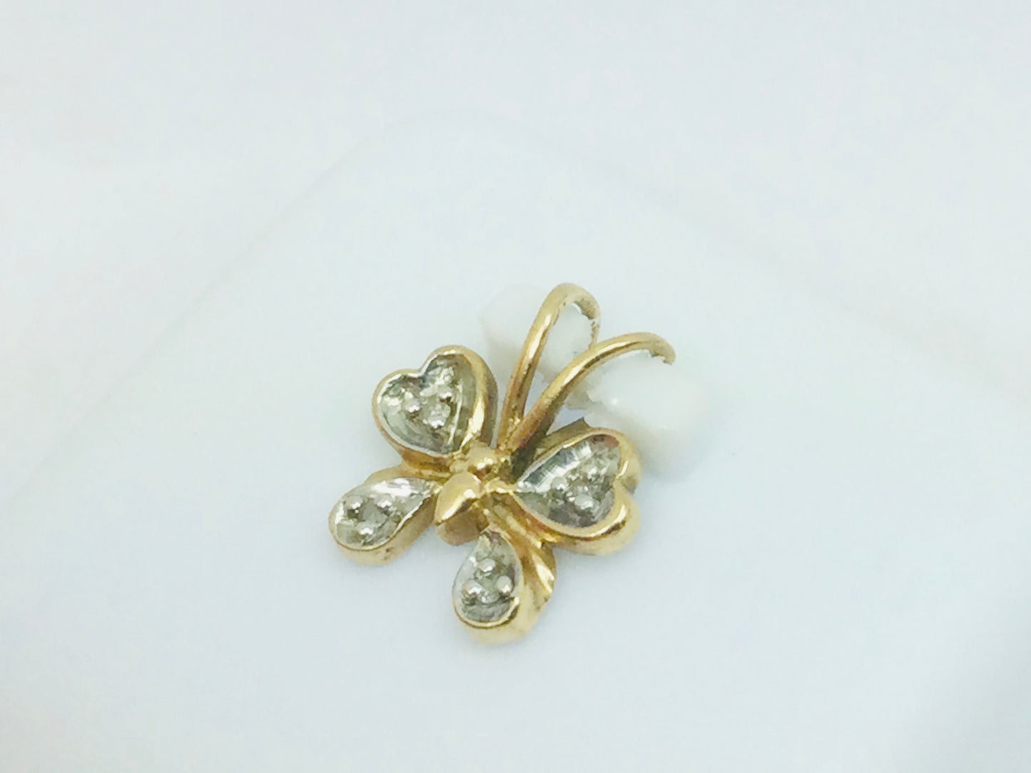 10k Yellow Gold Round Cut 4pt Diamond Butterfly Pendent