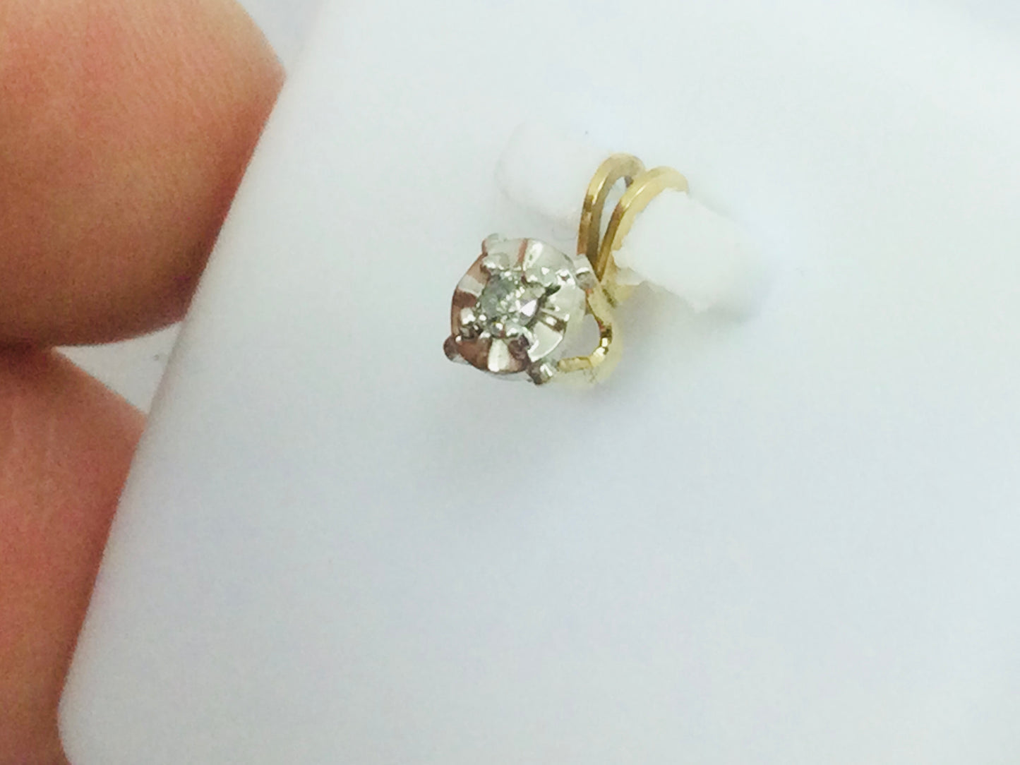 10k Yellow Gold Round Cut 3pt Diamond Illusion Set Pendent