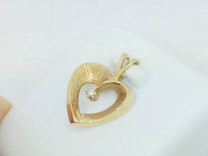 10k Yellow Gold Round Cut 2pt Diamond Heart Pendent