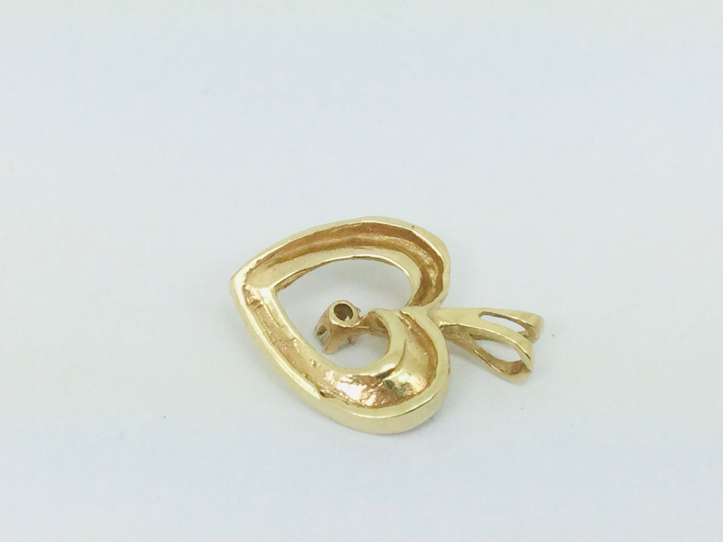 10k Yellow Gold Round Cut 2pt Diamond Heart Pendent
