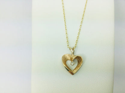 10k Yellow Gold Round Cut 2pt Diamond Heart Pendent