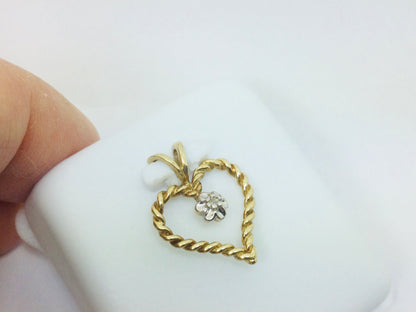 10k Yellow Gold Round Cut 1pt Diamond Heart Pendent