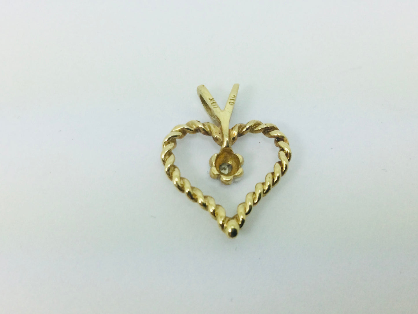 10k Yellow Gold Round Cut 1pt Diamond Heart Pendent