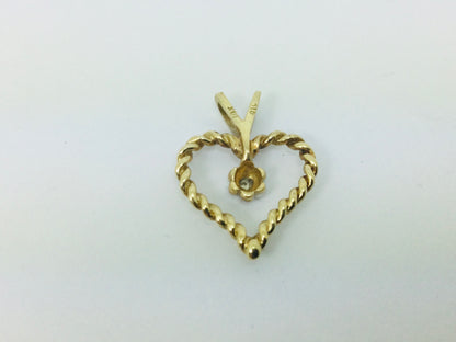 10k Yellow Gold Round Cut 1pt Diamond Heart Pendent