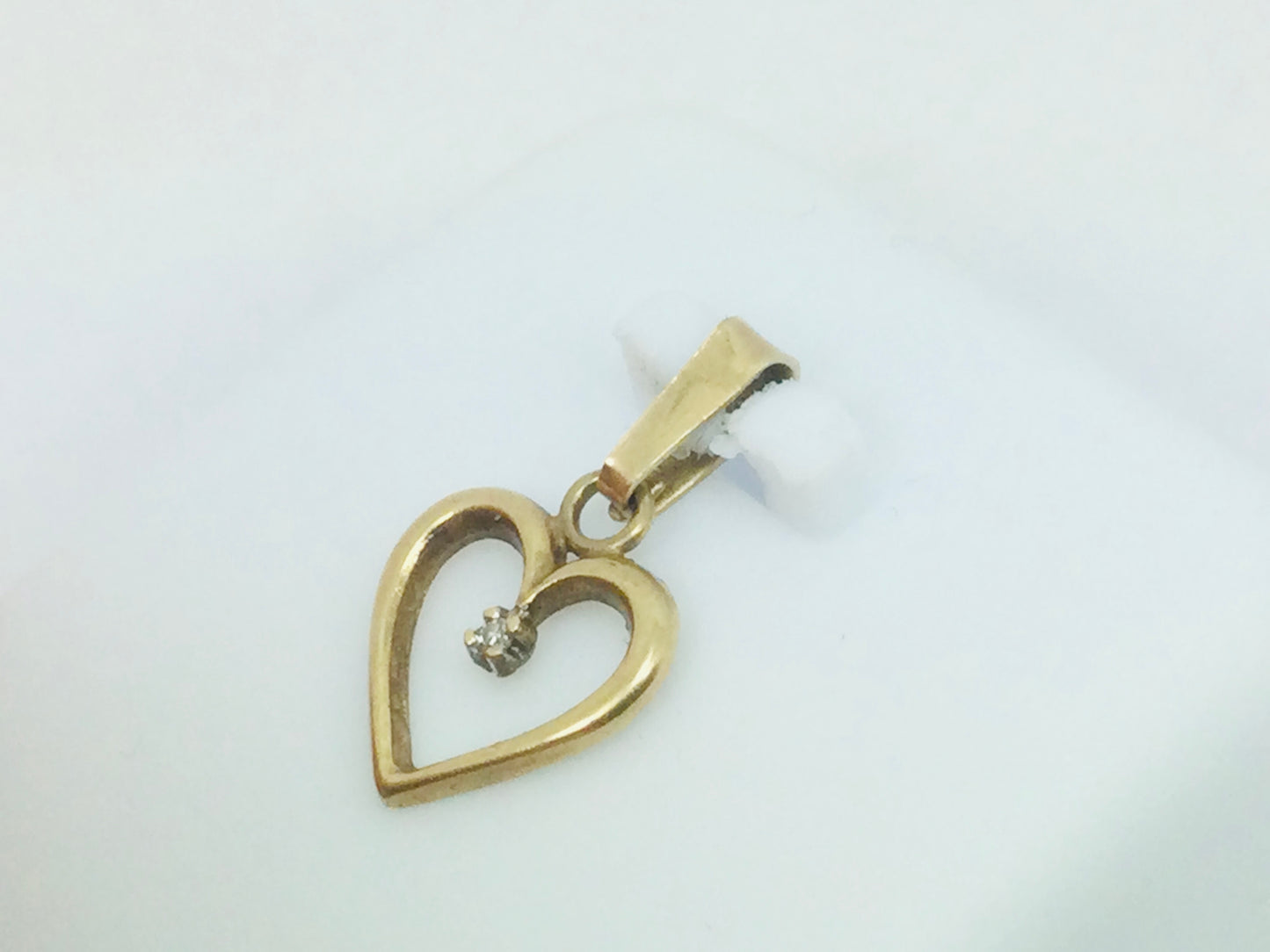 10k Yellow Gold Round Cut 1pt Diamond Heart Pendent