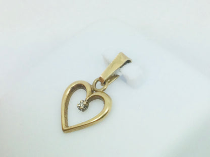 10k Yellow Gold Round Cut 1pt Diamond Heart Pendent