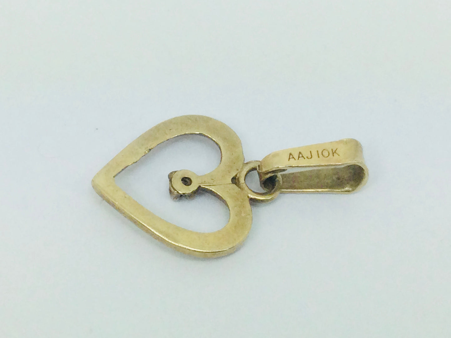 10k Yellow Gold Round Cut 1pt Diamond Heart Pendent