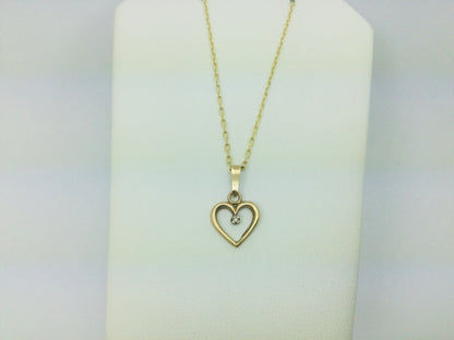 10k Yellow Gold Round Cut 1pt Diamond Heart Pendent