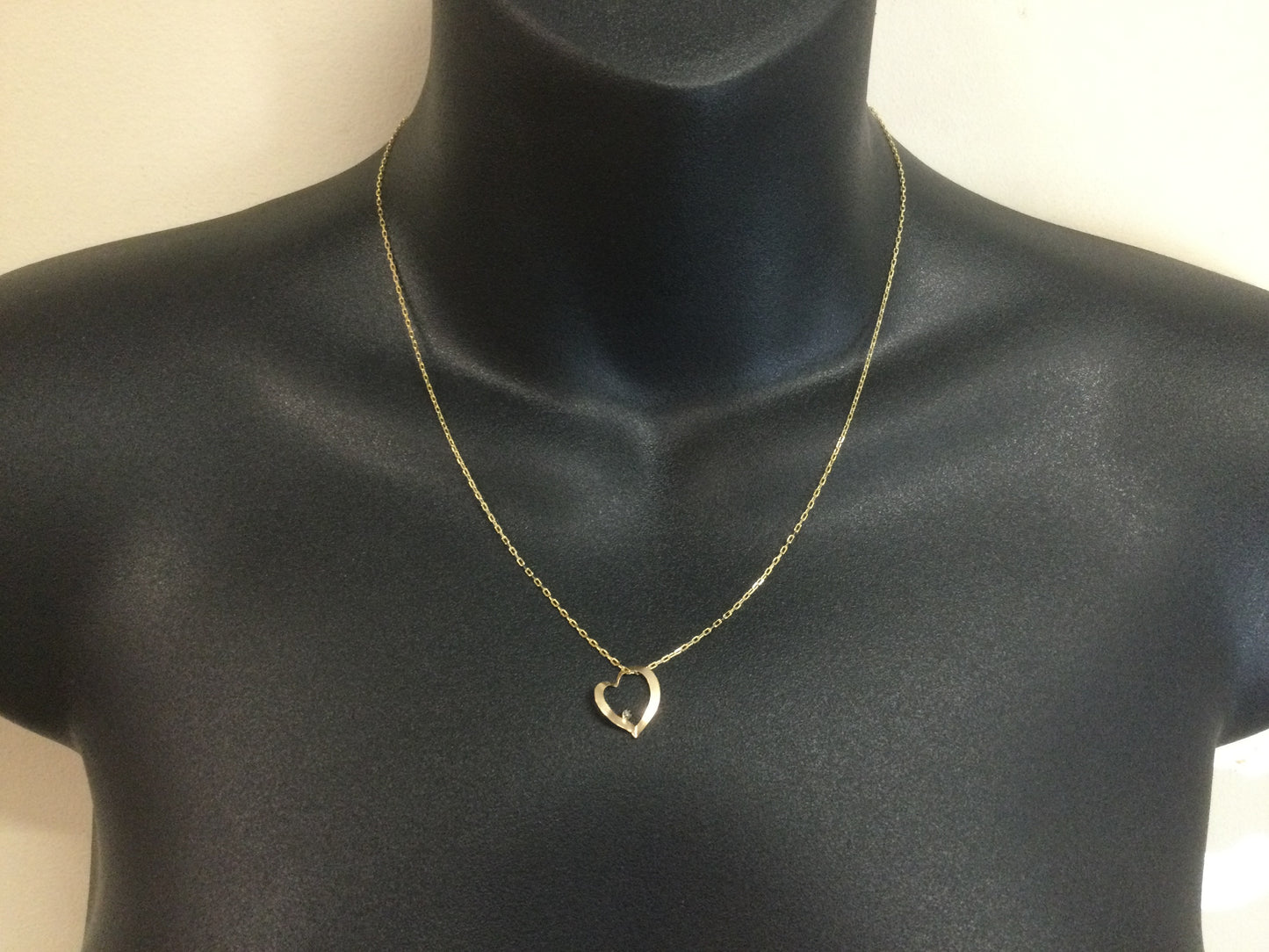 10k Yellow Gold Round Cut 1pt Diamond Heart Pendent