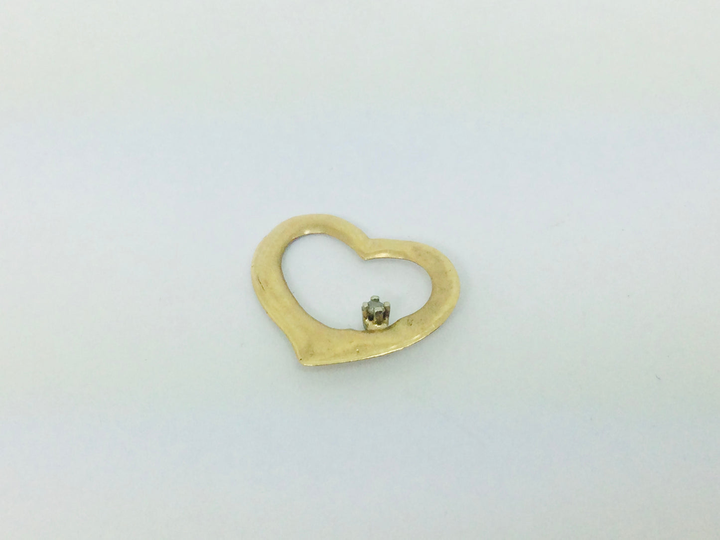 10k Yellow Gold Round Cut 1pt Diamond Heart Pendent