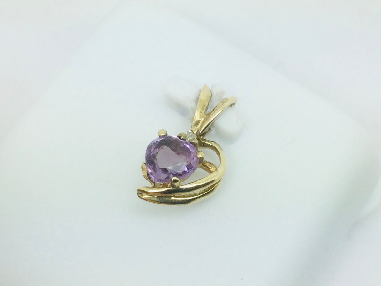 10k Yellow Gold Heart Cut Amethyst & 1pt Diamond Pendent