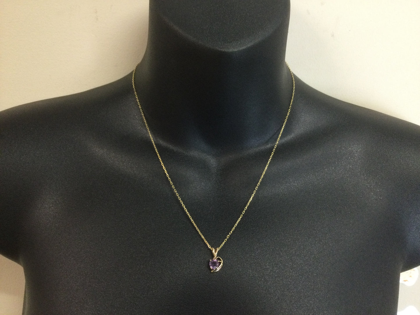10k Yellow Gold Heart Cut Amethyst & 1pt Diamond Pendent