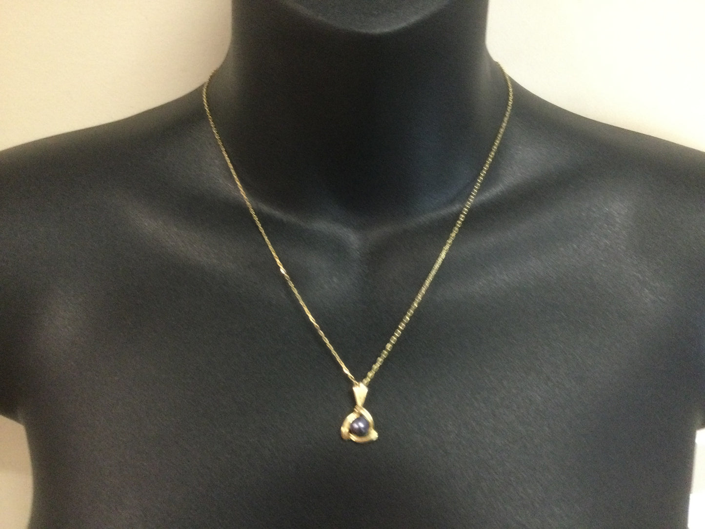 10k Yellow Gold Tahitian Pearl Pendent
