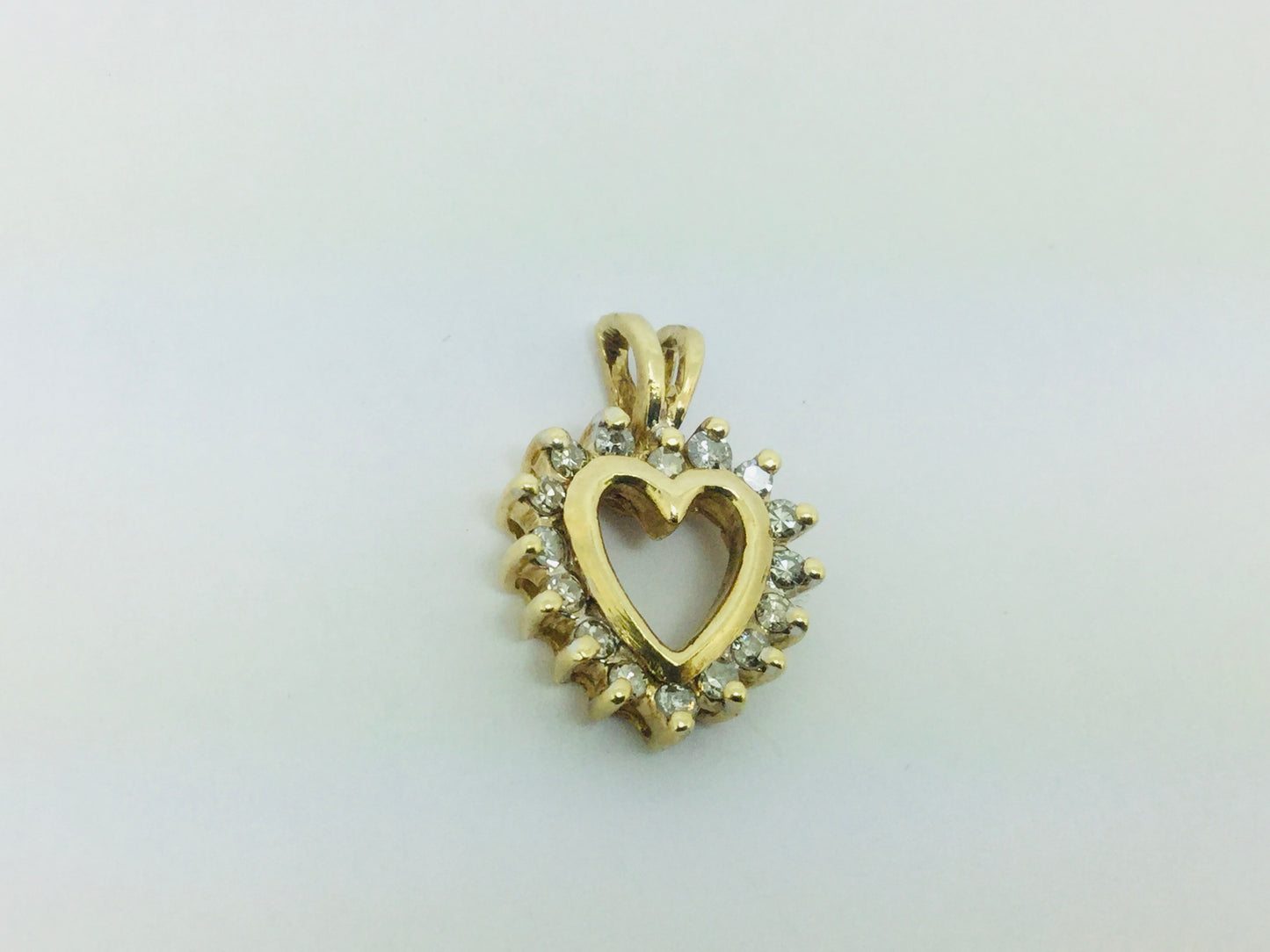 14k Yellow Gold Round Cut 24pt Diamond Heart Pendent