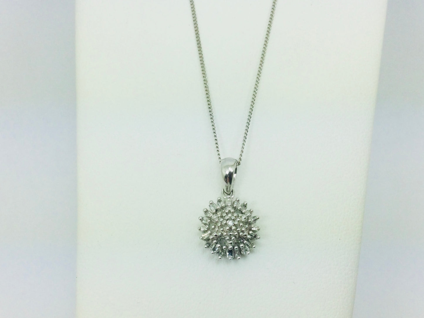 10k White Gold Round Cut 24pt Diamond Cluster Pendent