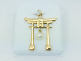 14k Yellow Gold Pearl Temple Pendent