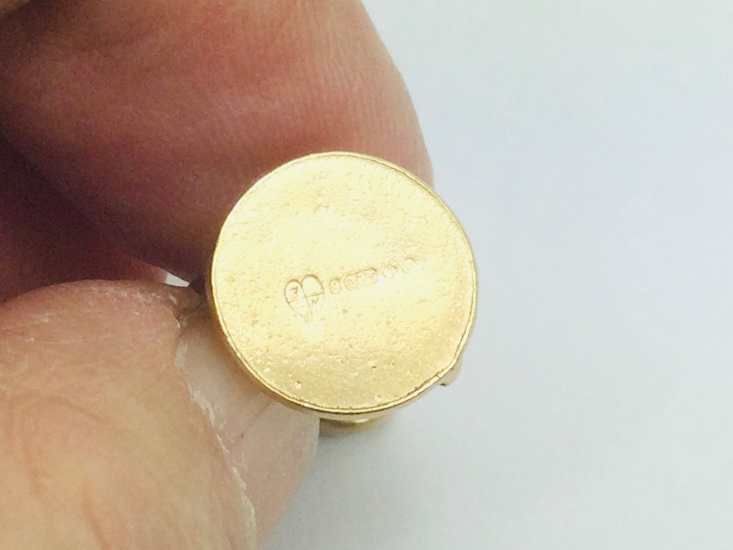 9k Yellow Gold Old Fashion Telephone Pendent