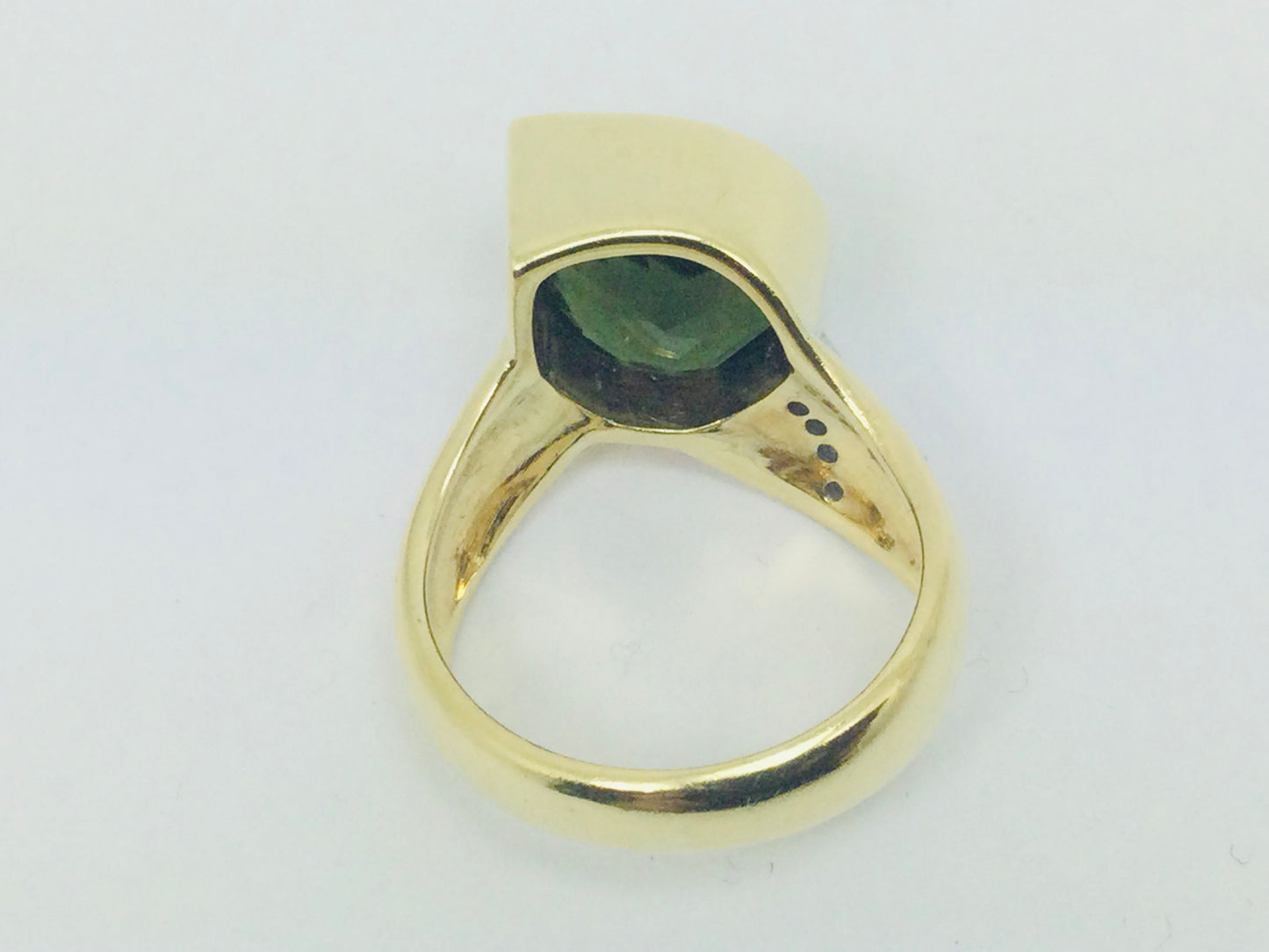 18k Yellow Gold Pear Cut 3ct Peridot August Birthstone & 6pt Diamond Accent Ring