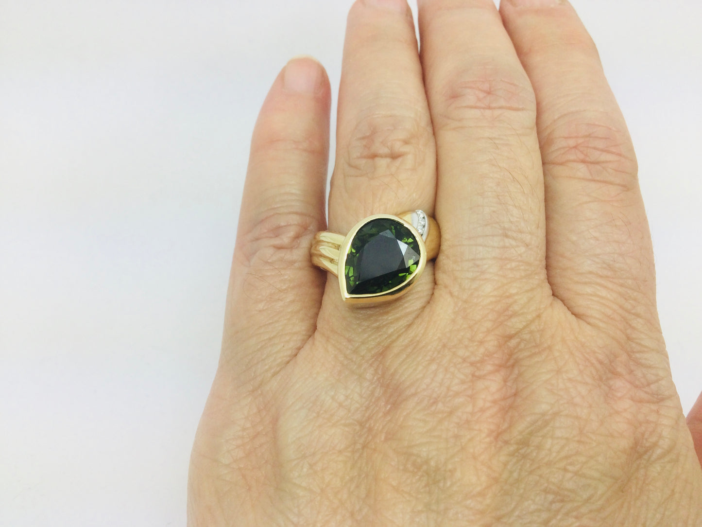 18k Yellow Gold Pear Cut 3ct Peridot August Birthstone & 6pt Diamond Accent Ring