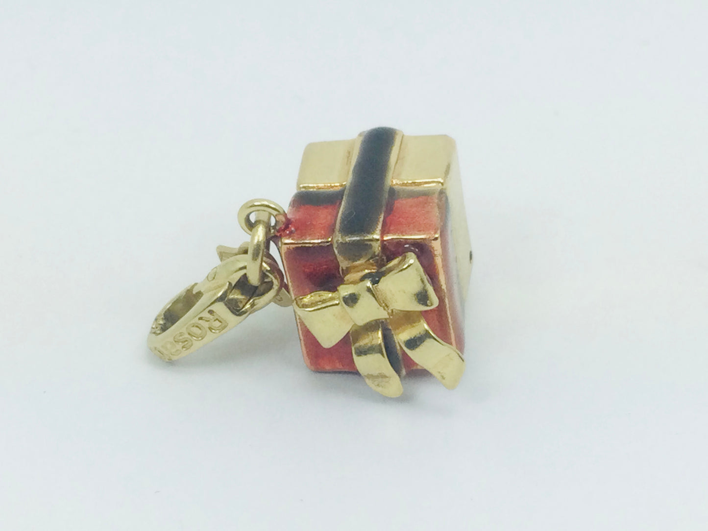 18k Yellow Gold Rosato Present Pendent