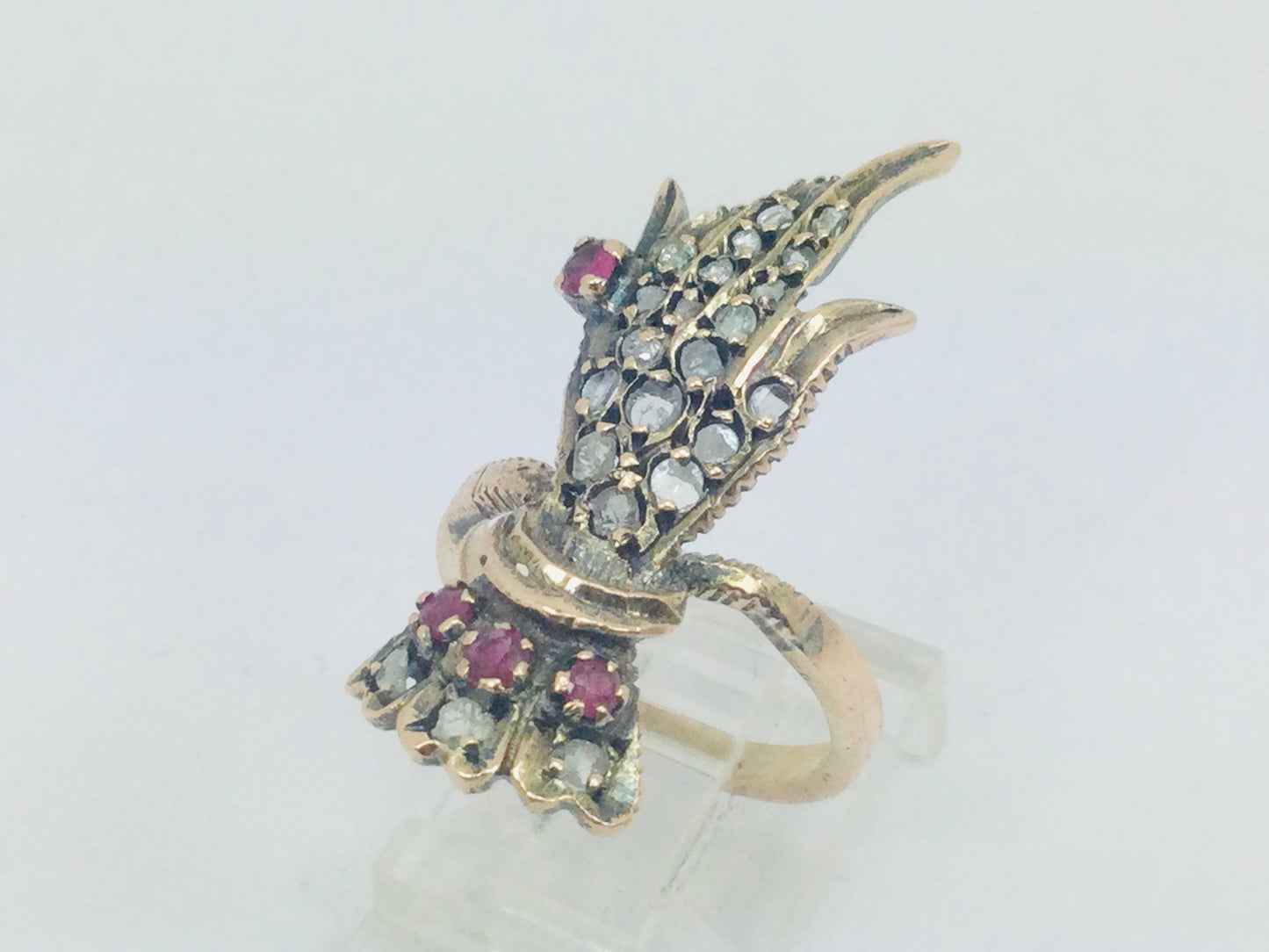 Vintage 10k Yellow Gold Round Cut 40pt Diamond & 28pt Ruby Hand Ring
