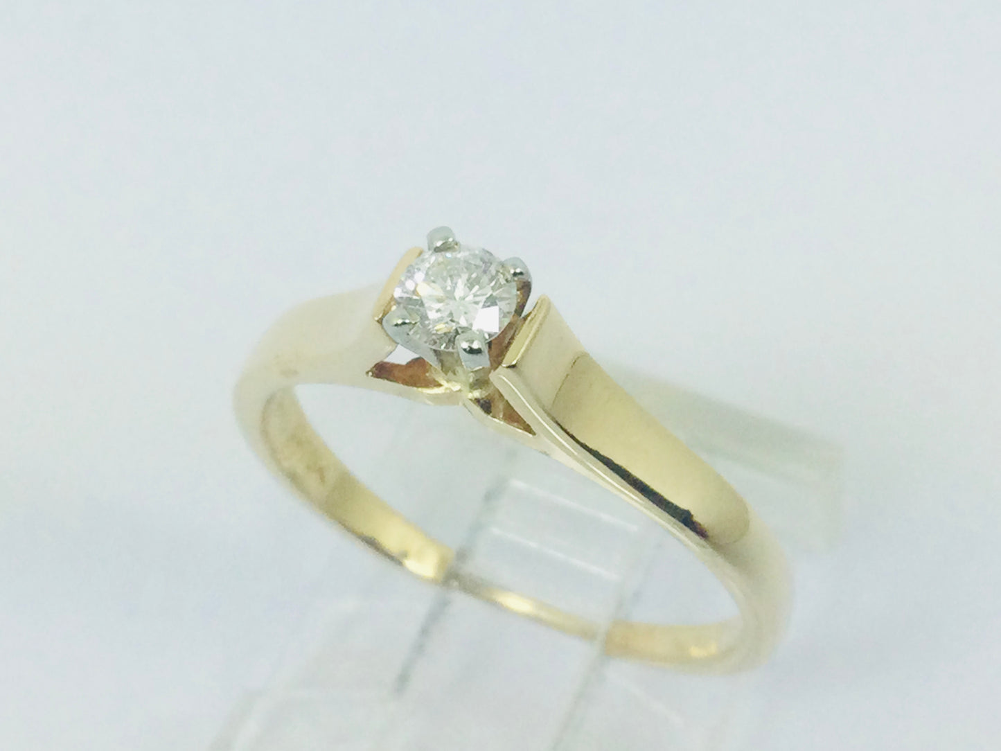 14k Yellow Gold Round Cut 16pt Diamond Solitaire Ring