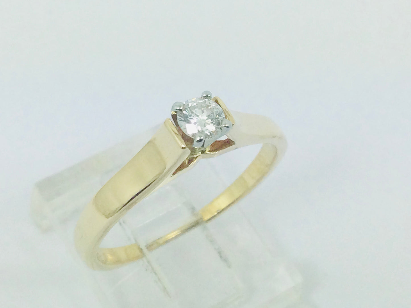 14k Yellow Gold Round Cut 16pt Diamond Solitaire Ring
