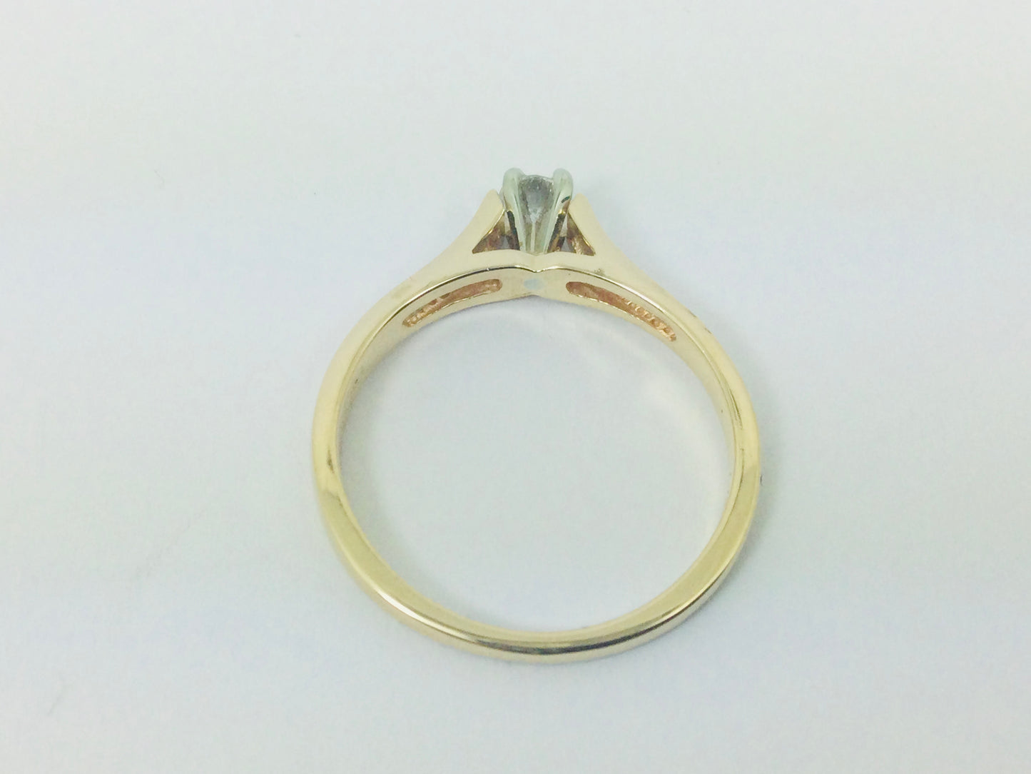 14k Yellow Gold Round Cut 16pt Diamond Solitaire Ring