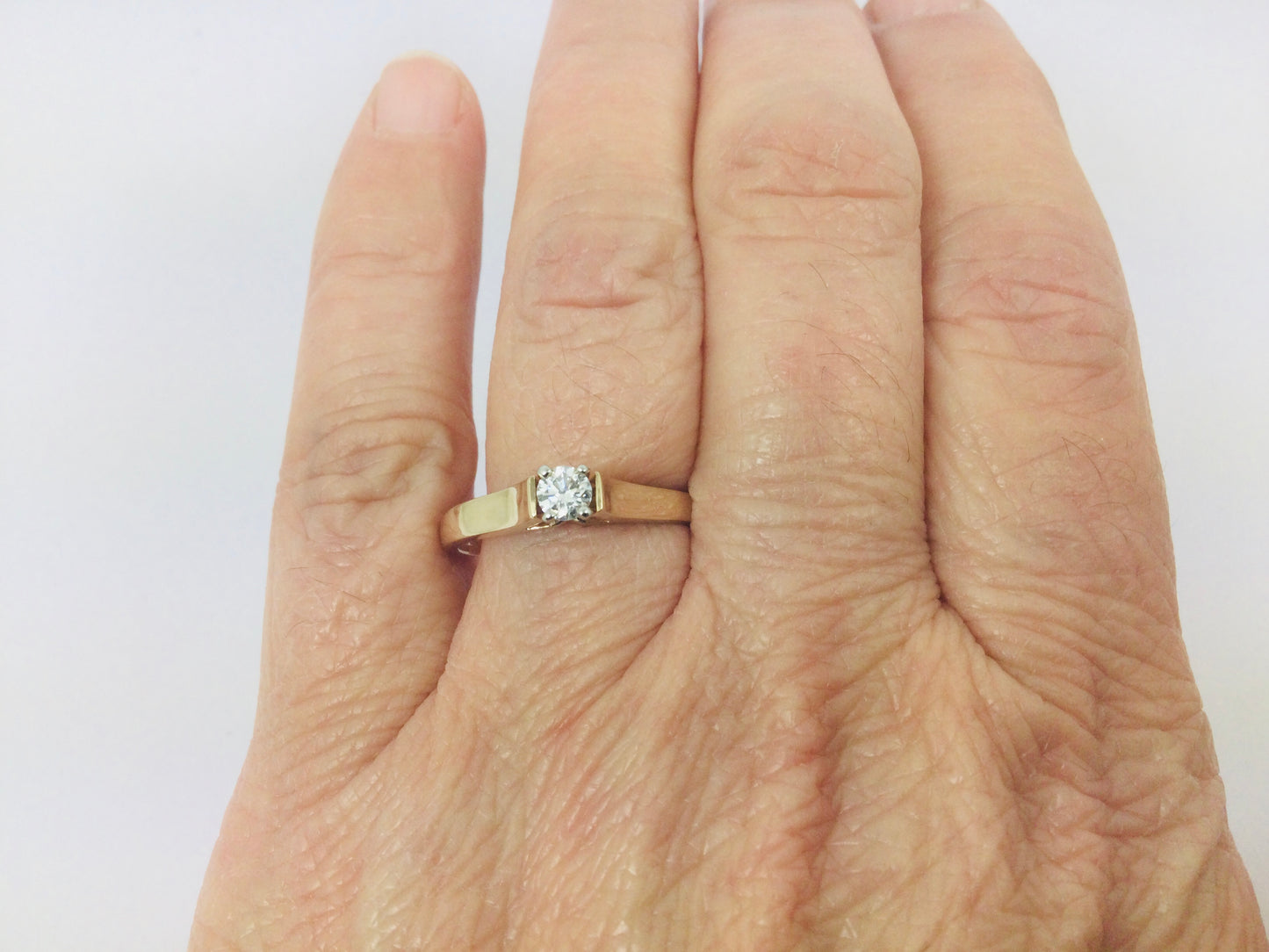 14k Yellow Gold Round Cut 16pt Diamond Solitaire Ring