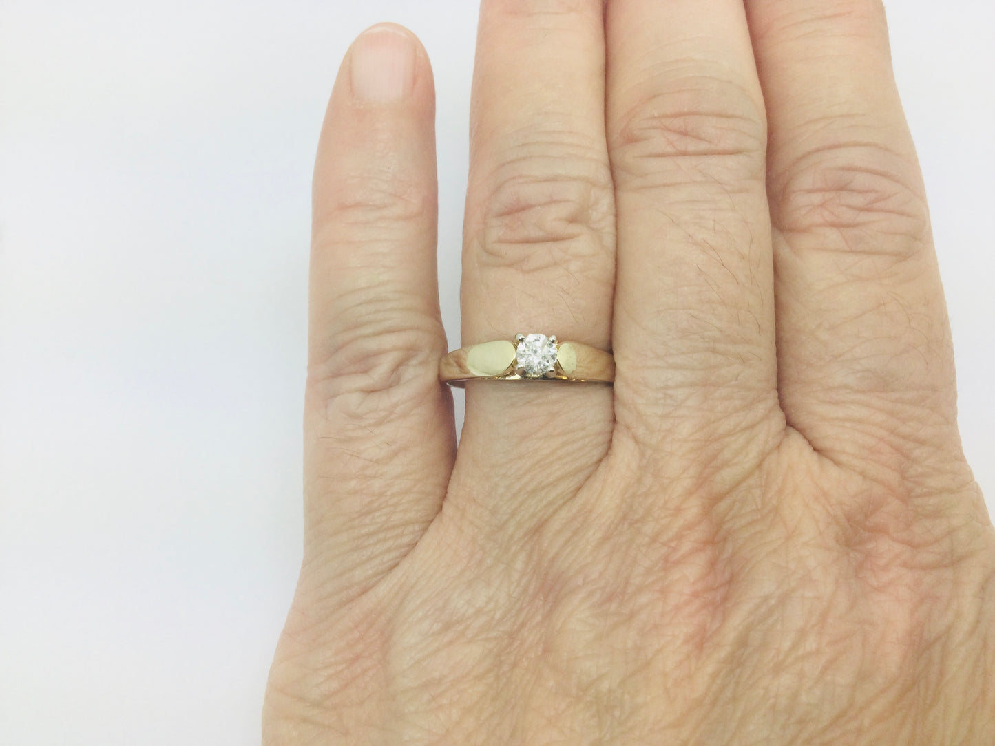 14k Yellow Gold Round Cut 0.20ct Diamond Solitaire Ring
