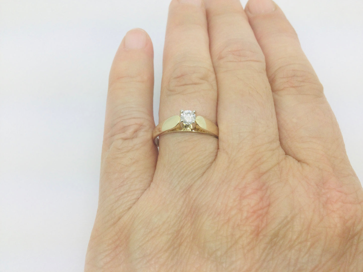 14k Yellow Gold Round Cut 0.20ct Diamond Solitaire Ring